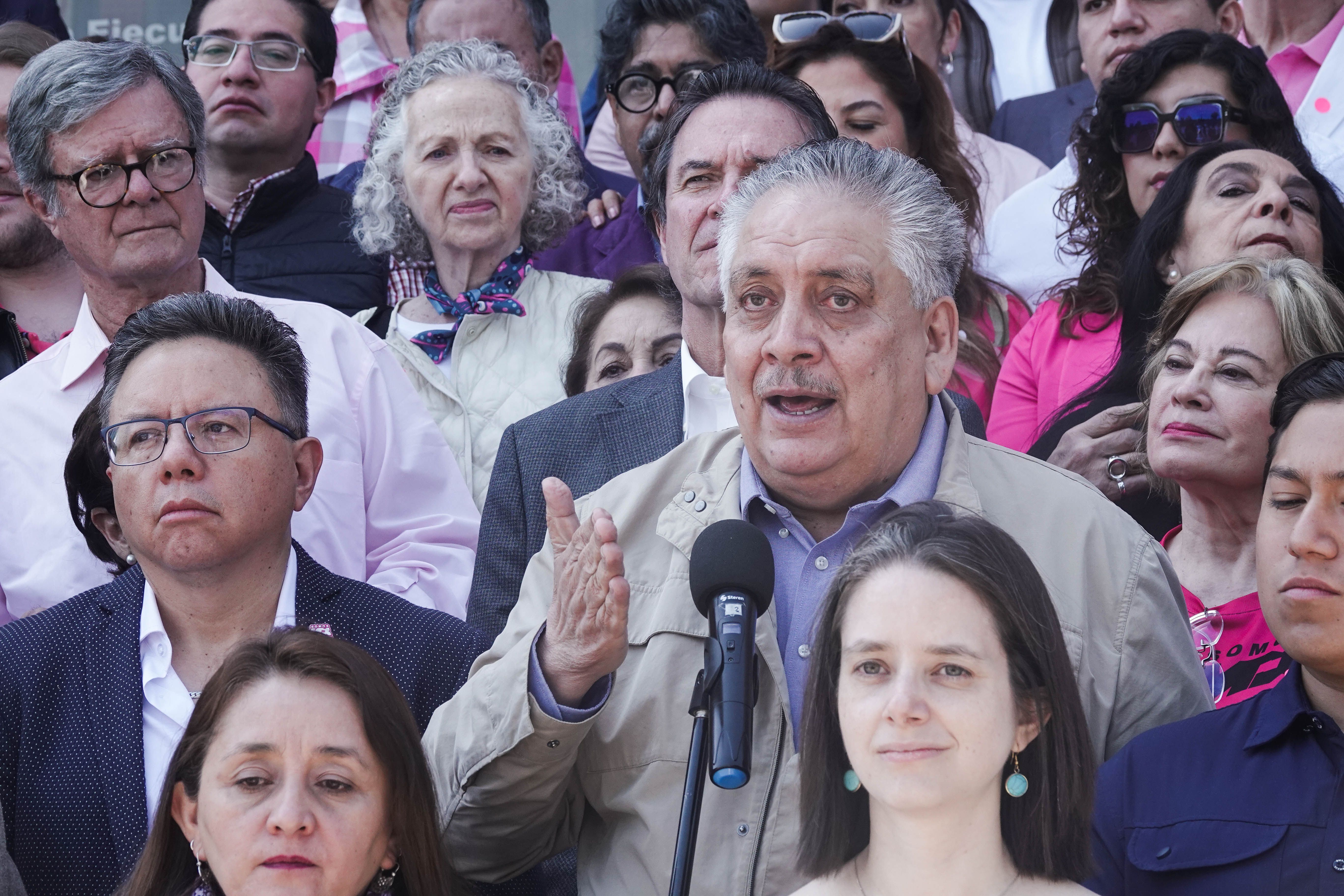 Somos MX denuncia a Morena por uso ilegal de su padrón