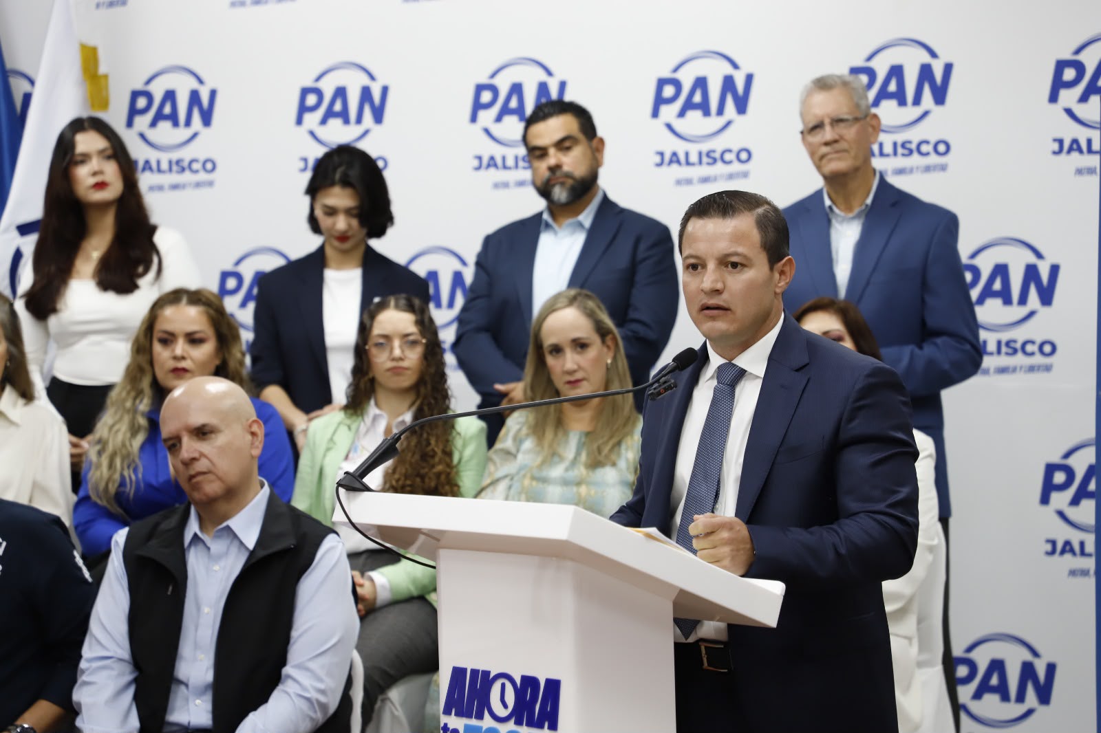 PAN propone apoyo mensual para embarazadas en situación vulnerable