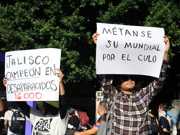 Indigna gasto en justa mundialista y desdén a familias de desaparecidos