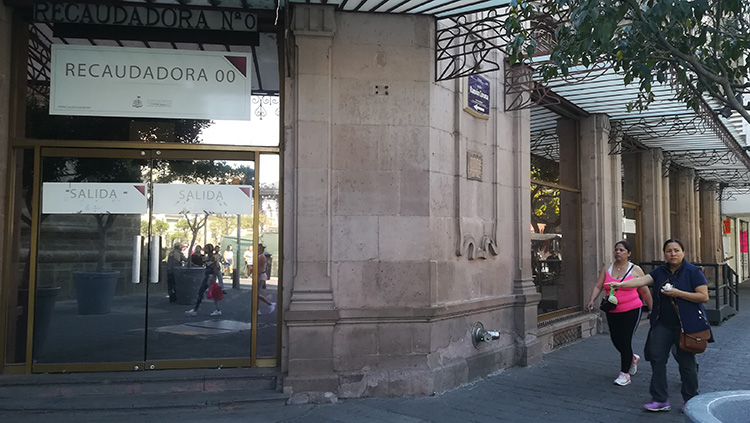 Recaudadoras del estado no operarán hoy; reabren mañana
