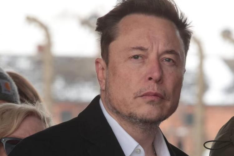 Elon Musk se convierte en el primer billonario de la historia