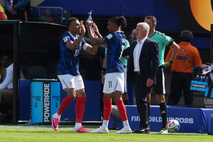 Mbappé y Barcola tumban a una buena Senegal 