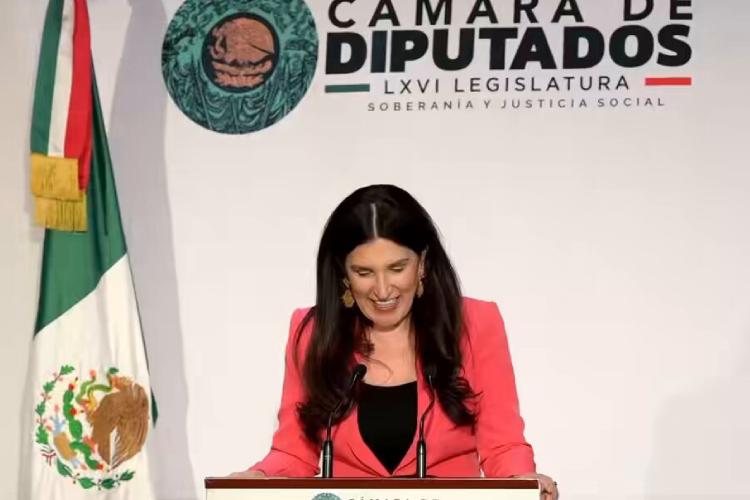 Kenia López Rabadán respalda discurso de Sara Carter
