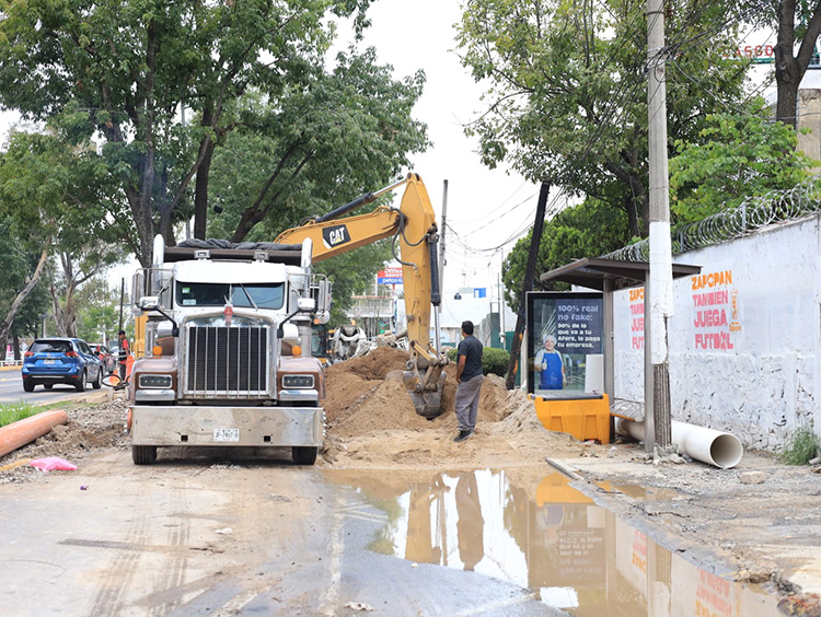 Esperan concluir reparaciones por socavón el fin de semana