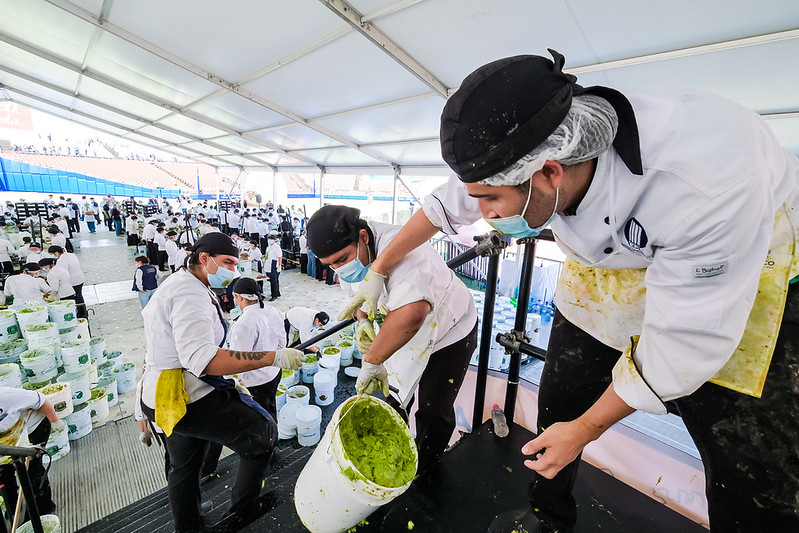 Jalisco rompe Récord Guinness con el guacamole más grande del mundo