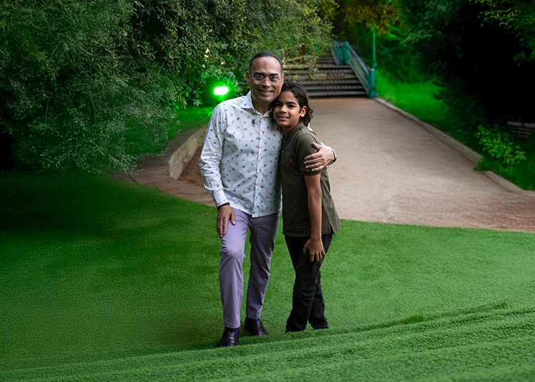 Gilberto Santa Rosa lanza tema con su nieto