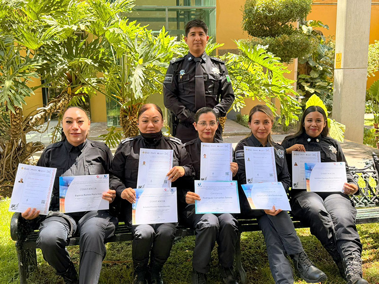 Entregan certificación a Unidad Mujer Segura