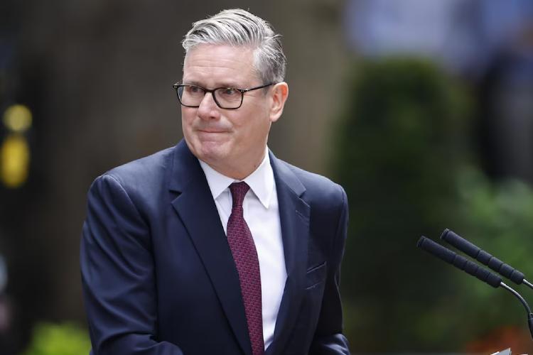 Keir Starmer dimite como primer ministro de Reino Unido