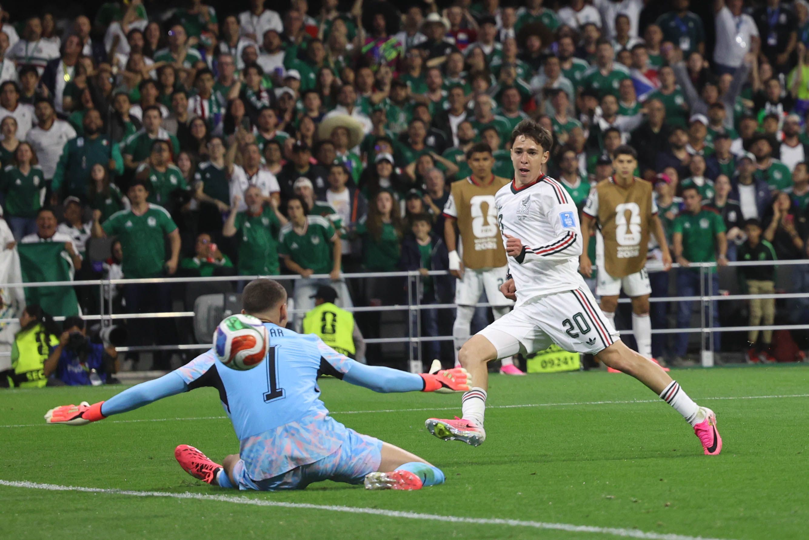 México pasa con autoridad a dieciseisavos tras golear 3-0 a Chequia