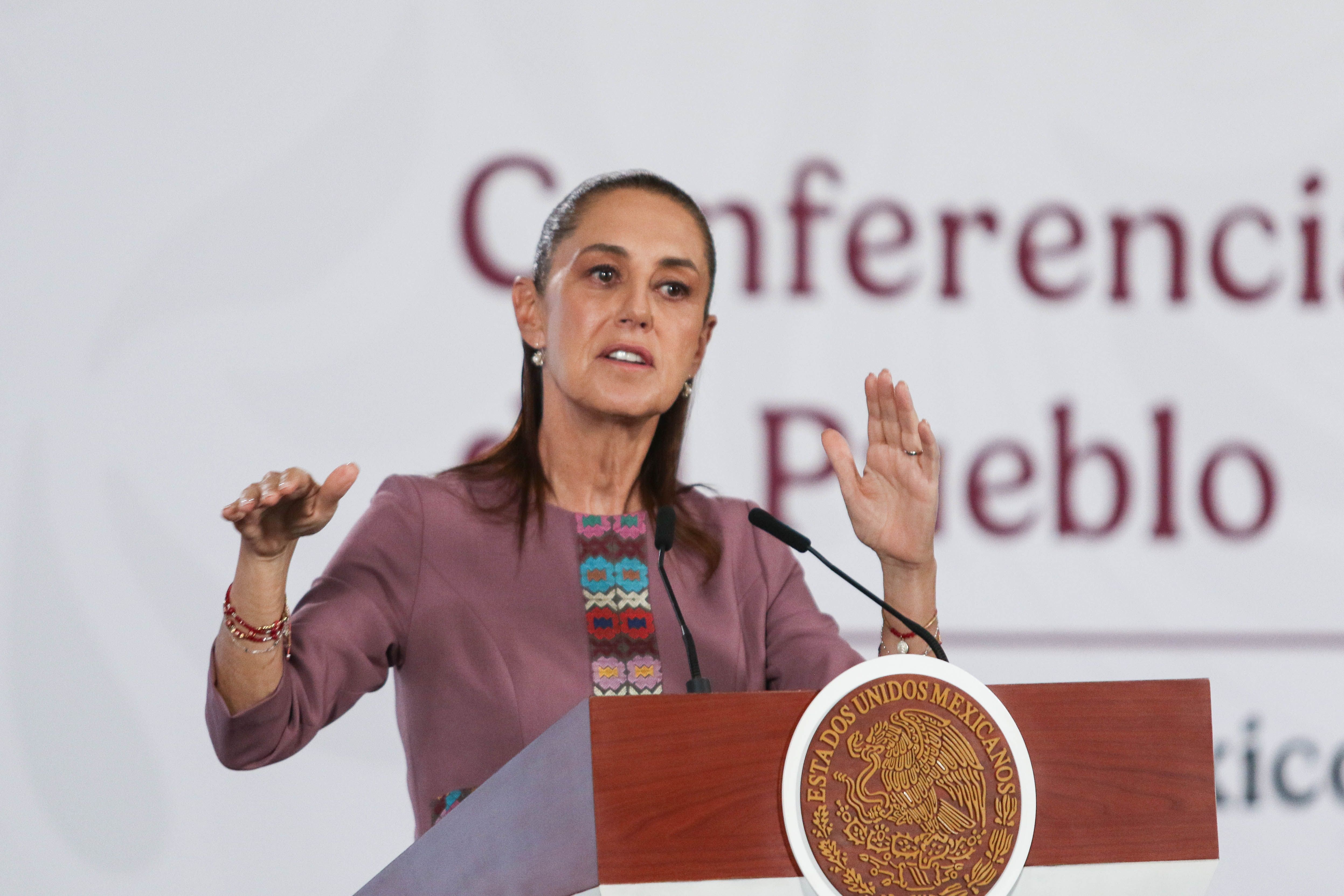 Sheinbaum ofrece apoyo a Venezuela tras sismos y ordena envío de rescatistas