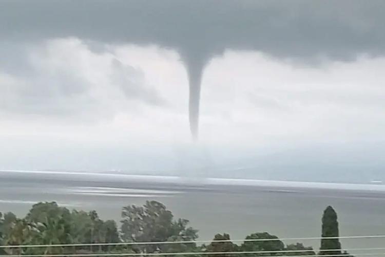 Registran tromba marina en el Lago de Chapala