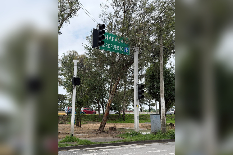 Advierte Prepa 15 riesgo por falta de semáforo