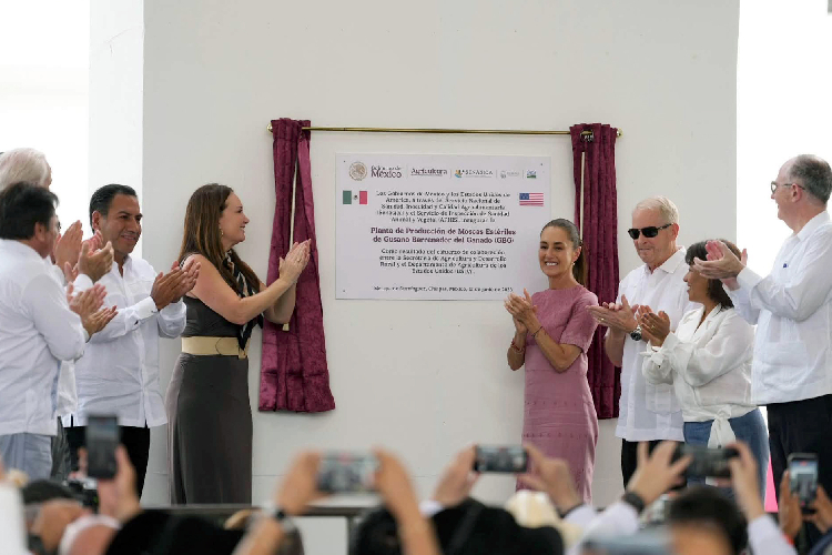 México y EEUU inauguran planta de moscas estériles contra el gusano barrenador en Chiapas
