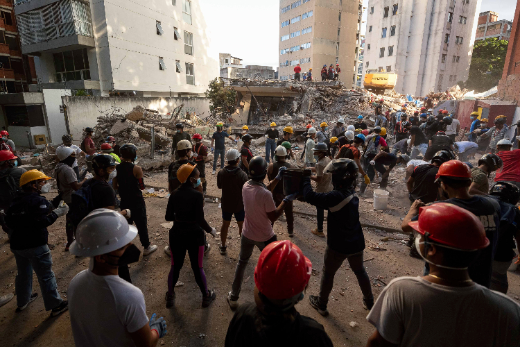 Suman mil 430 muertos en Venezuela