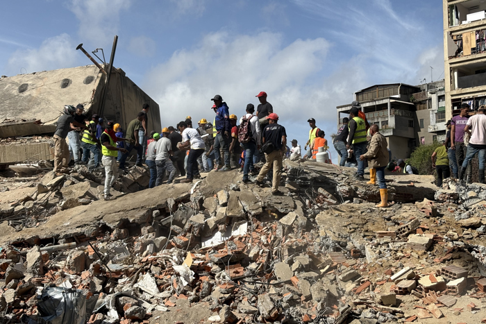 Venezuela suma 920 muertos y 383 edificios destruidos