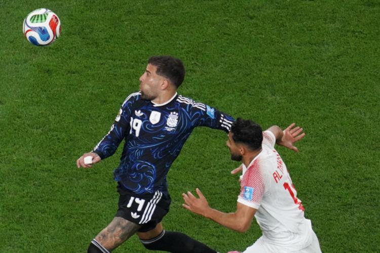 Argentina vence a Jordania y avanza a dieciseisavos de final