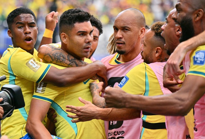 Brasil remonta a Japón y avanza a octavos del Mundial