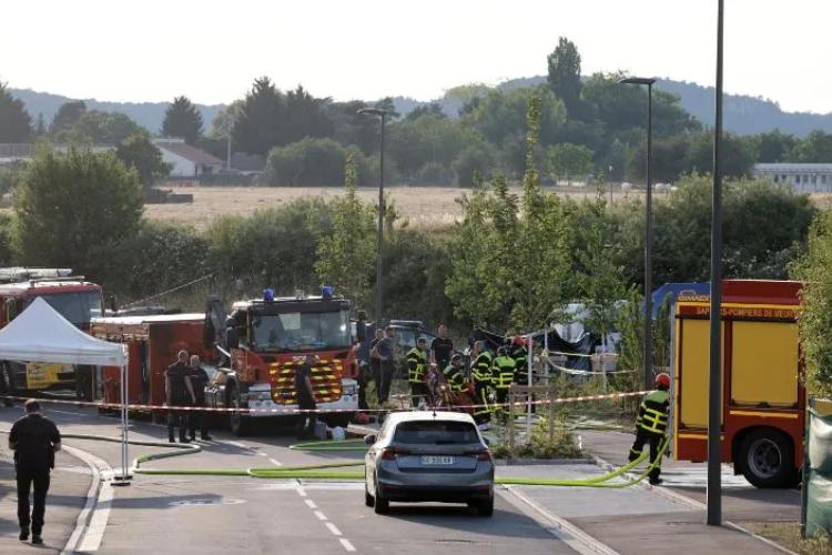 Mueren 11 personas tras desplome de avioneta en Francia