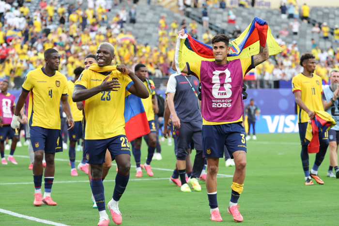 Ecuador estrena capitán y busca sorprender a México en los dieciseisavos del Mundial