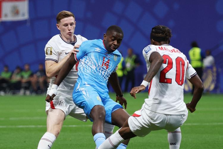Inglaterra remonta ante RD Congo