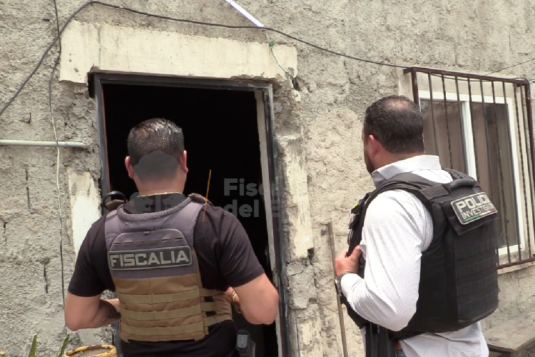 Cateo por robo de vehículo deriva en captura de un hombre