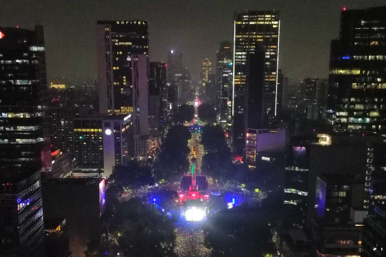 Celebraciones por la victoria de México dejan dos fallecidos en Paseo de la Reforma