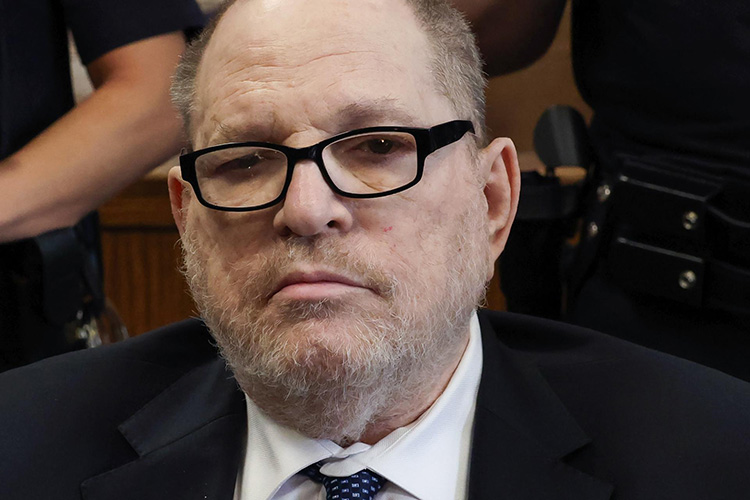 Weinstein, hospitalizado en Nueva York por neumonía