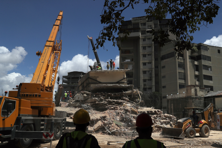 Se eleva a dos mil 295 los fallecidos por el doble terremoto en Venezuela