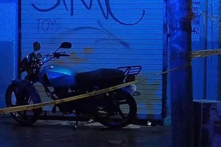 Mujer muere y motociclista resulta grave tras accidente