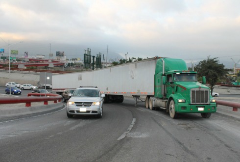 Reducirán 45 minutos examen para tramitar licencia federal de operadores