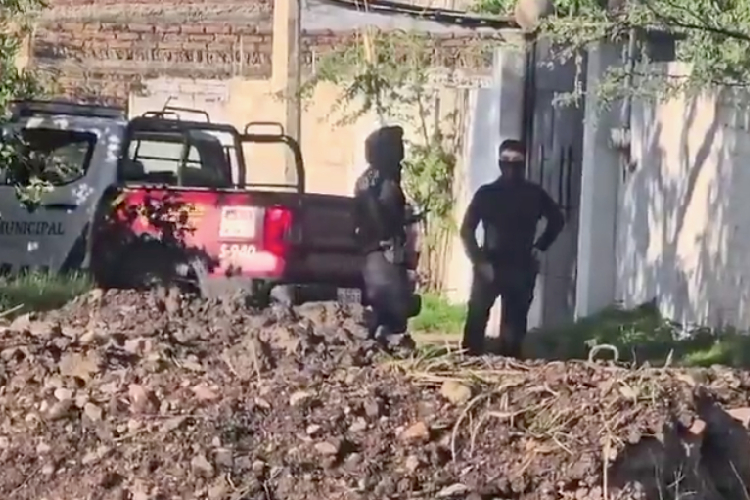 Localizan un cadáver dentro de un tinaco en El Salto