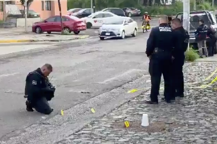Atacan a balazos a un hombre en Miravalle