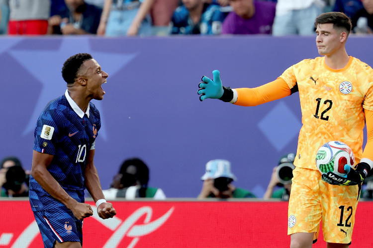 Francia vence a Paraguay con gol de Kylian Mbappé