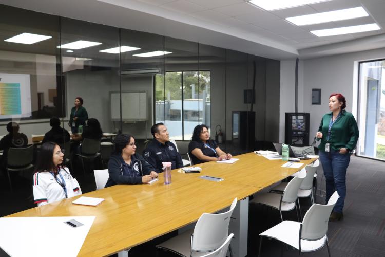 Capacita C5 Escudo Jalisco a operadores del 911 en primeros auxilios psicológicos