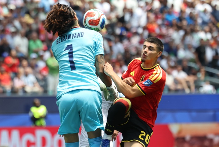 España elimina a Portugal y avanza a cuartos con gol agónico de Merino