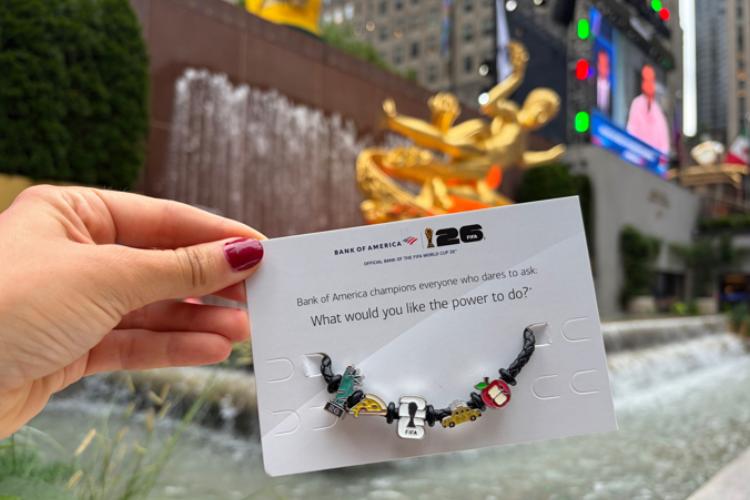 Pulsera conmemorativa del Mundial 2026 desata largas filas