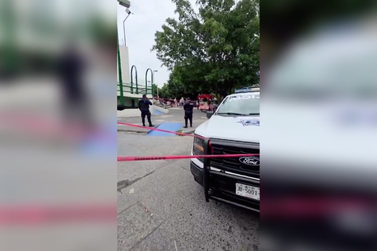 Investigan muerte de adulto mayor afuera de una clínica del IMSS