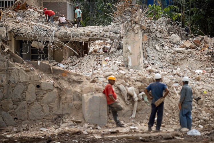 Aumenta a 4 mil 333 los muertos por terremotos en Venezuela