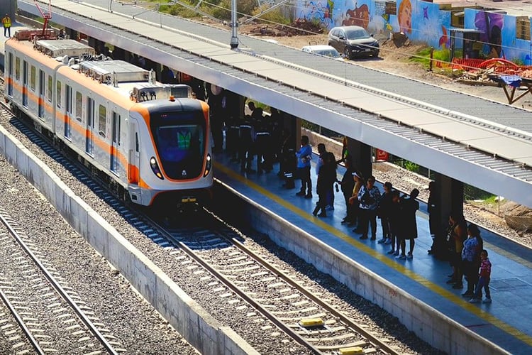 Suspenden servicio en la Línea 4 de Mi Tren por accidente y fuertes lluvias