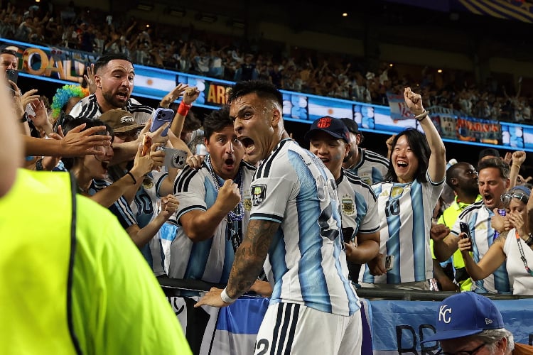 Argentina vence a Suiza en tiempo extra