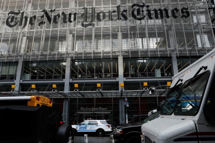 Citan a periodistas de The New York Times por investigación sobre filtraciones del nuevo Air Force One