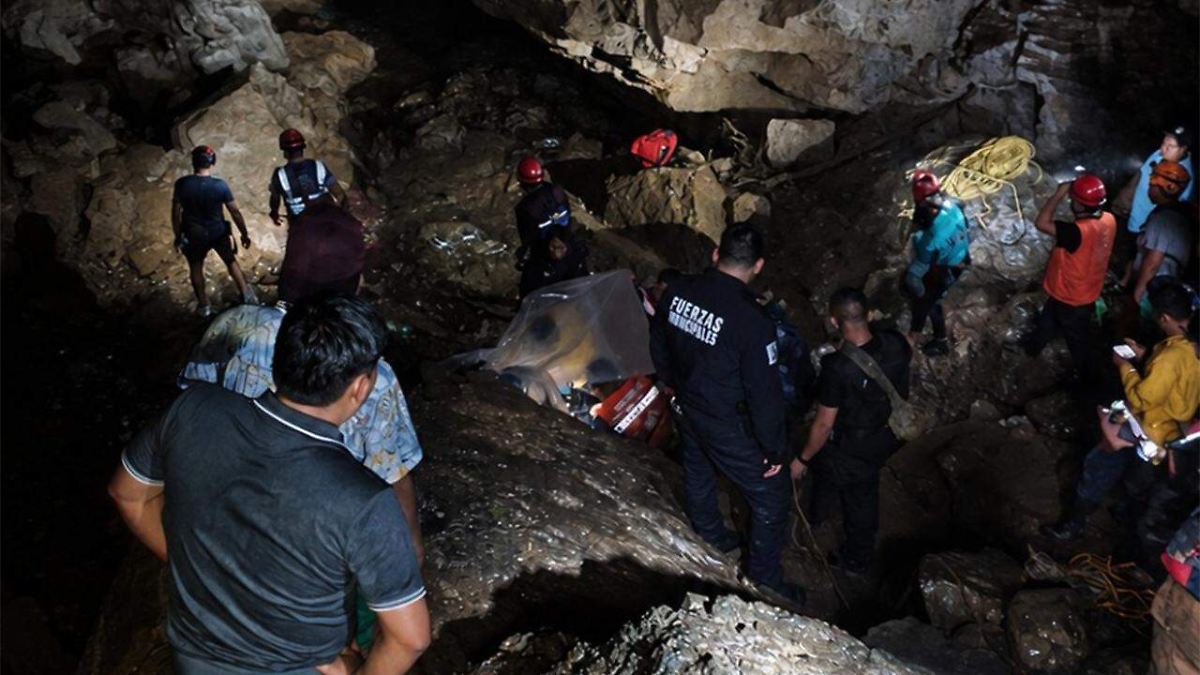 Localizan cuarto y último cuerpo de personas desaparecidas en gruta de Cuetzalan