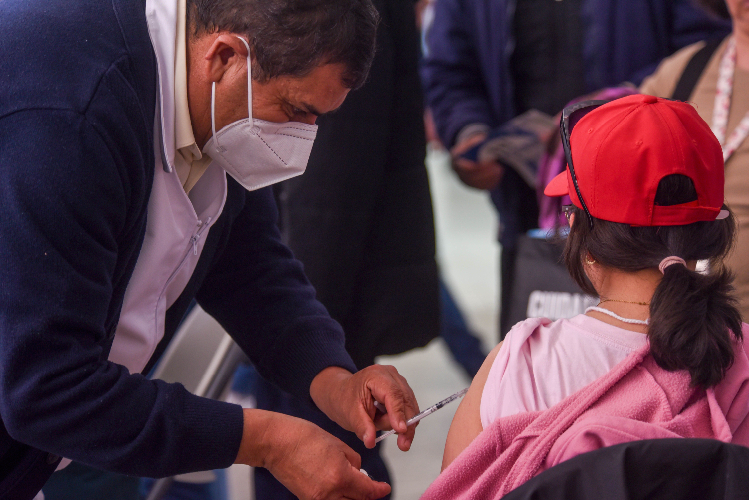 Expertos piden incorporar vacuna contra dengue en el esquema nacional