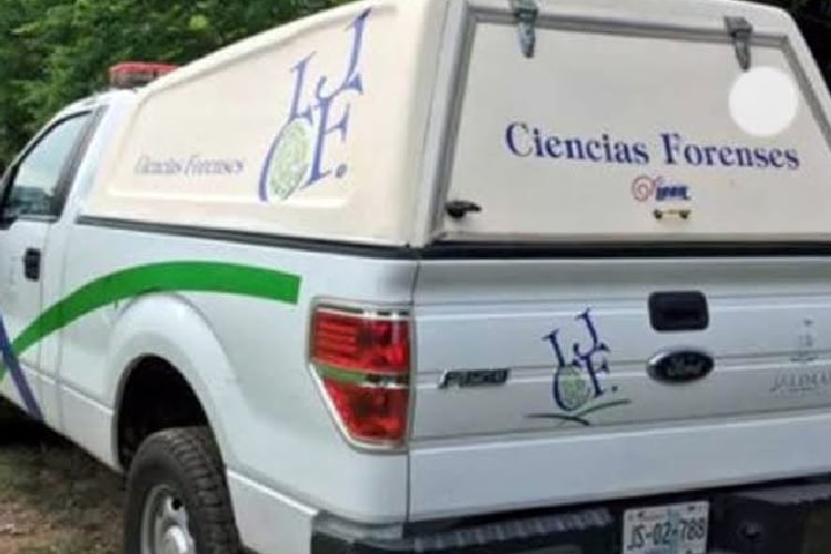 Muere motociclista tras chocar contra una camioneta en Sayula