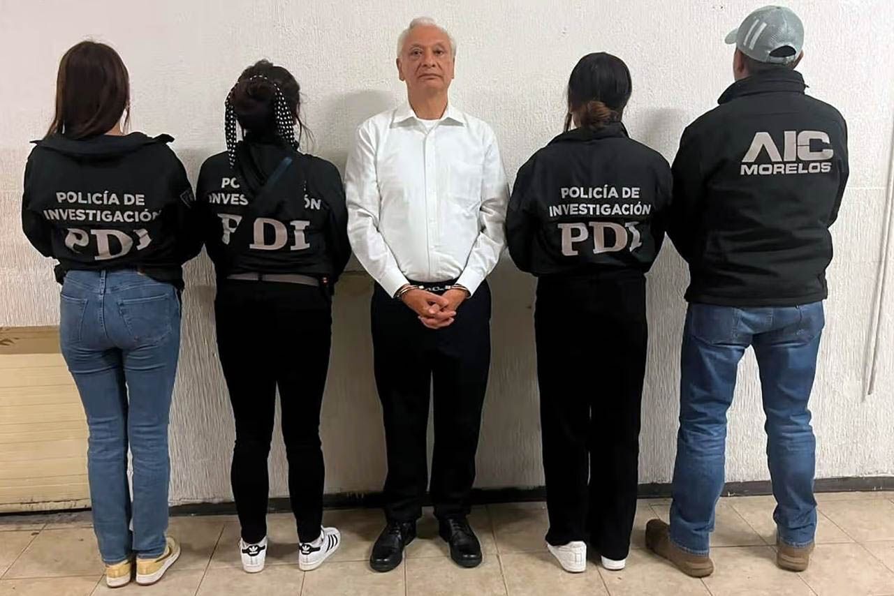 Retiran prisión provisional al exdirector de Pemex, Víctor Rodríguez Padilla