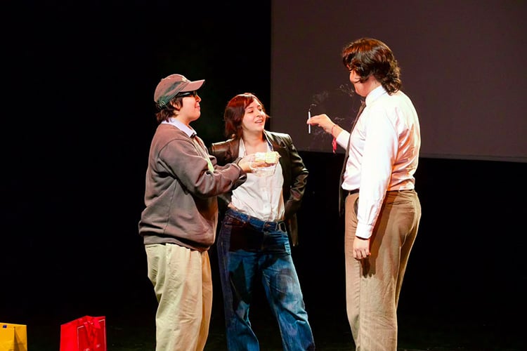 Estudiantes prueban una versión actual de ‘Hamlet’