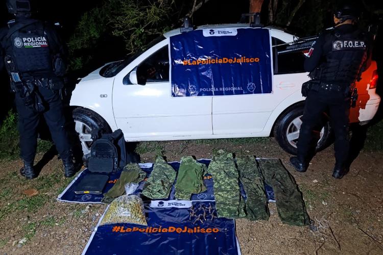 Policía Regional asegura droga, ponchallantas y uniformes tipo militar en Puerto Vallarta