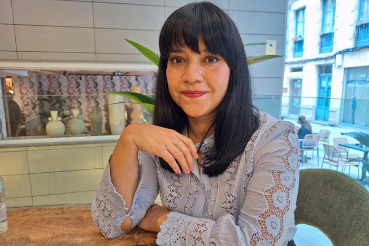 La escritora Gabriela Damián propone volver a “lo humano”