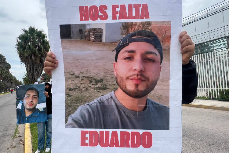 Habitantes de Ojuelos se manifiestan en Lagos de Moreno; exigen localización de Eduardo Medrano