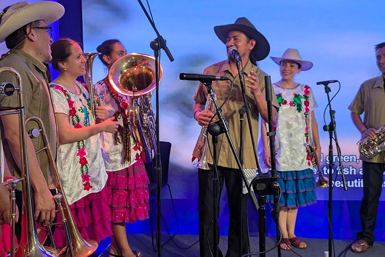 La Mixanteña muestra la diversidad de la música mexicana